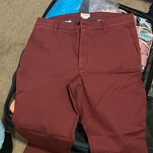 Maroon dockers